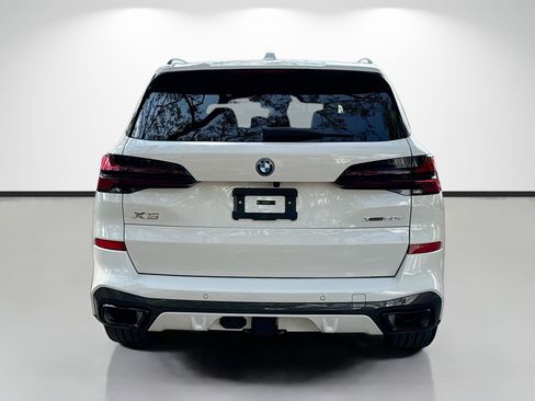 New 2026 BMW X5 xDrive50e w/ M Sport Package image 4