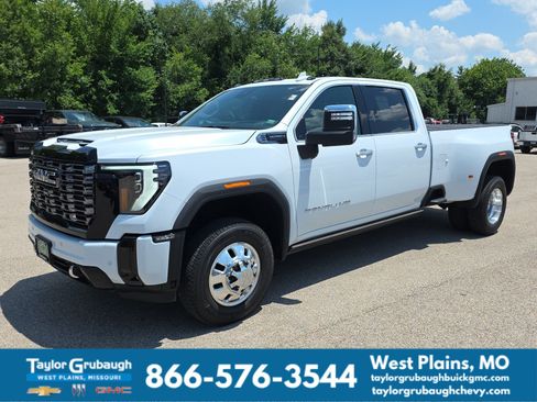 Used 2026 GMC Sierra 3500 Denali Ultimate AWD/4WD image 4
