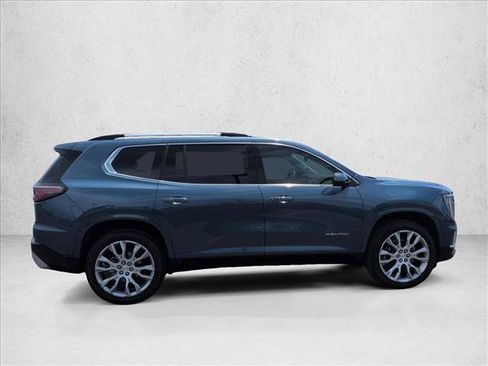 Used 2025 GMC Acadia Denali w/ Super Cruise Package FWD image 9