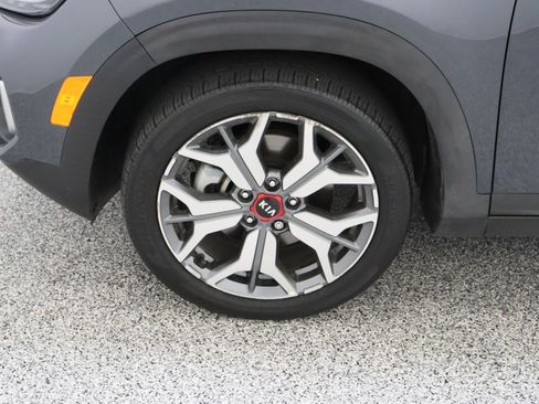 Used 2021 Kia Seltos SX w/ SX Sunroof Package AWD/4WD image 11
