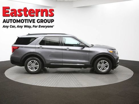 Used 2022 Ford Explorer XLT image 44