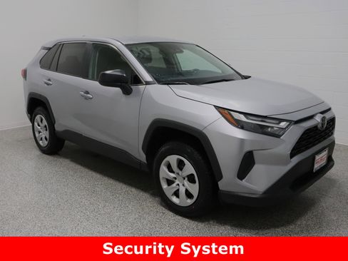 Used 2024 Toyota RAV4 LE image 4