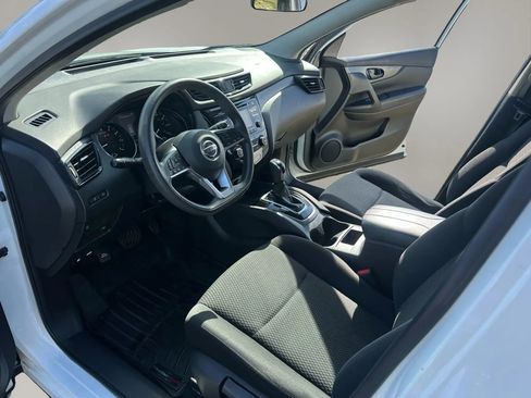Used 2018 Nissan Rogue Sport S w/ S Appearance Package FWD image 13