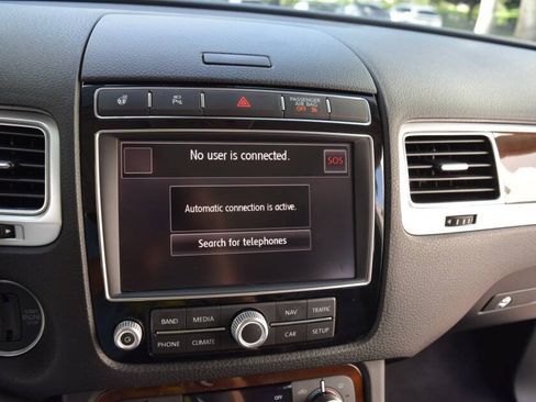 Used 2016 Volkswagen Touareg TDI AWD/4WD image 66