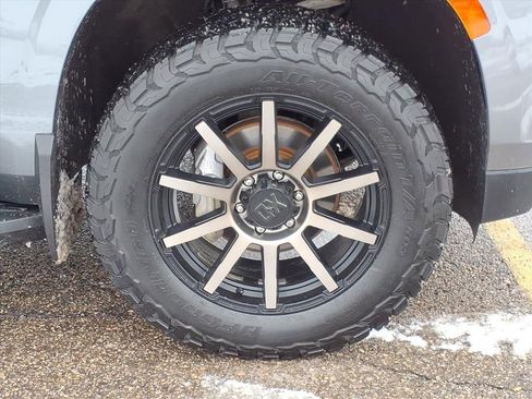 Used 2021 Chevrolet Suburban RST w/ Luxury Package image 10