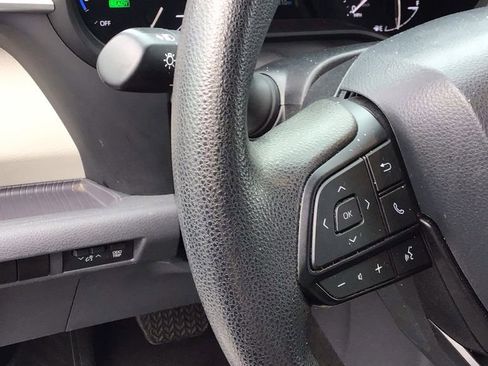 Used 2024 Toyota Sienna LE image 17