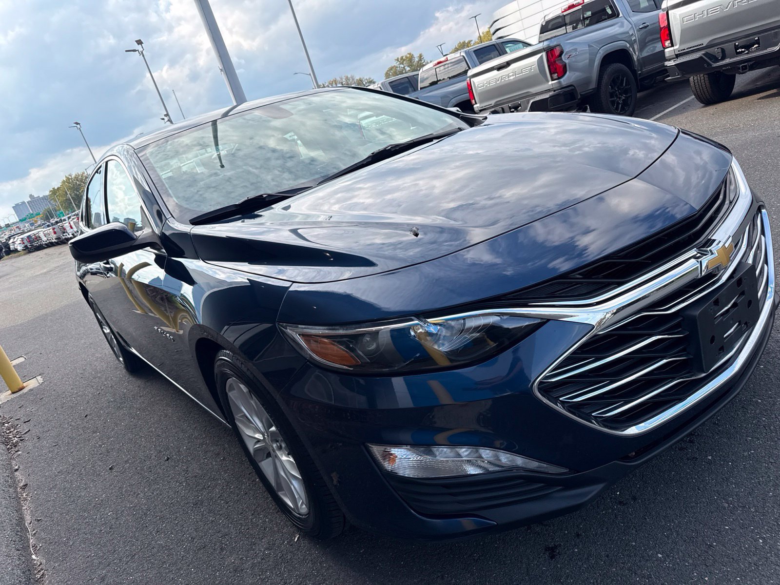 Used 2020 Chevrolet Malibu LT FWD image 4