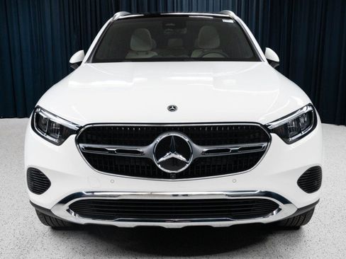 New 2027 Mercedes-Benz GLC 300 image 2