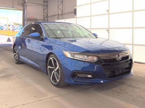 Used 2019 Honda Accord Sport image 2
