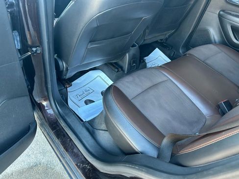 Used 2016 Chevrolet Trax LT w/ LT Convenience Package image 9