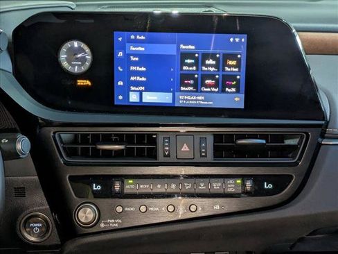 Used 2025 Lexus ES 300h w/ Premium Package FWD image 15