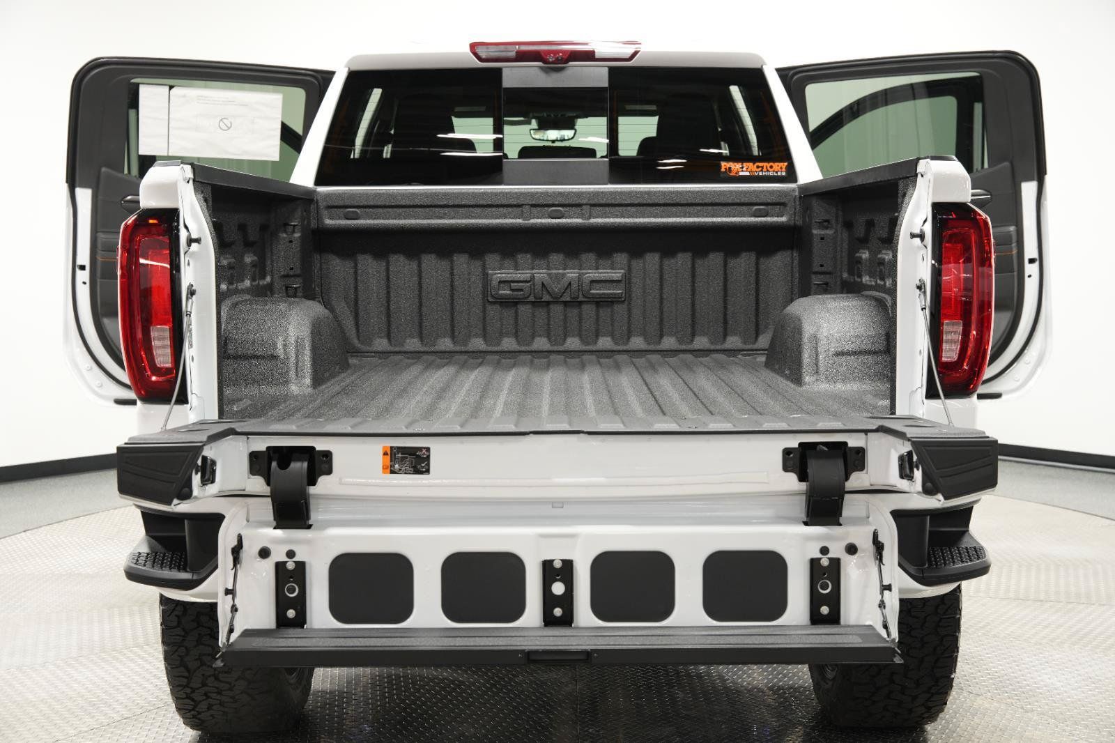 New 2026 GMC Sierra 1500 AT4 w/ AT4 Premium Package AWD/4WD image 14