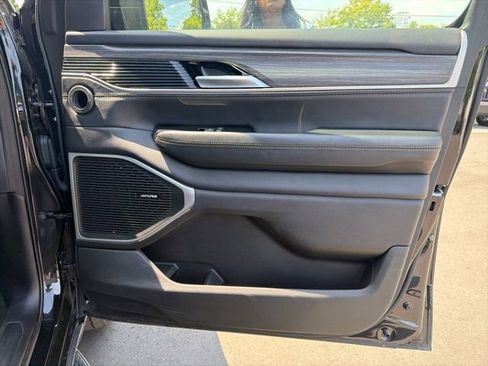 Used 2024 Jeep Wagoneer Series II w/ Flexible Seating Group image 10