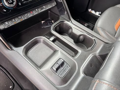 Used 2024 GMC Sierra 2500 AT4 w/ AT4 Preferred Package image 28