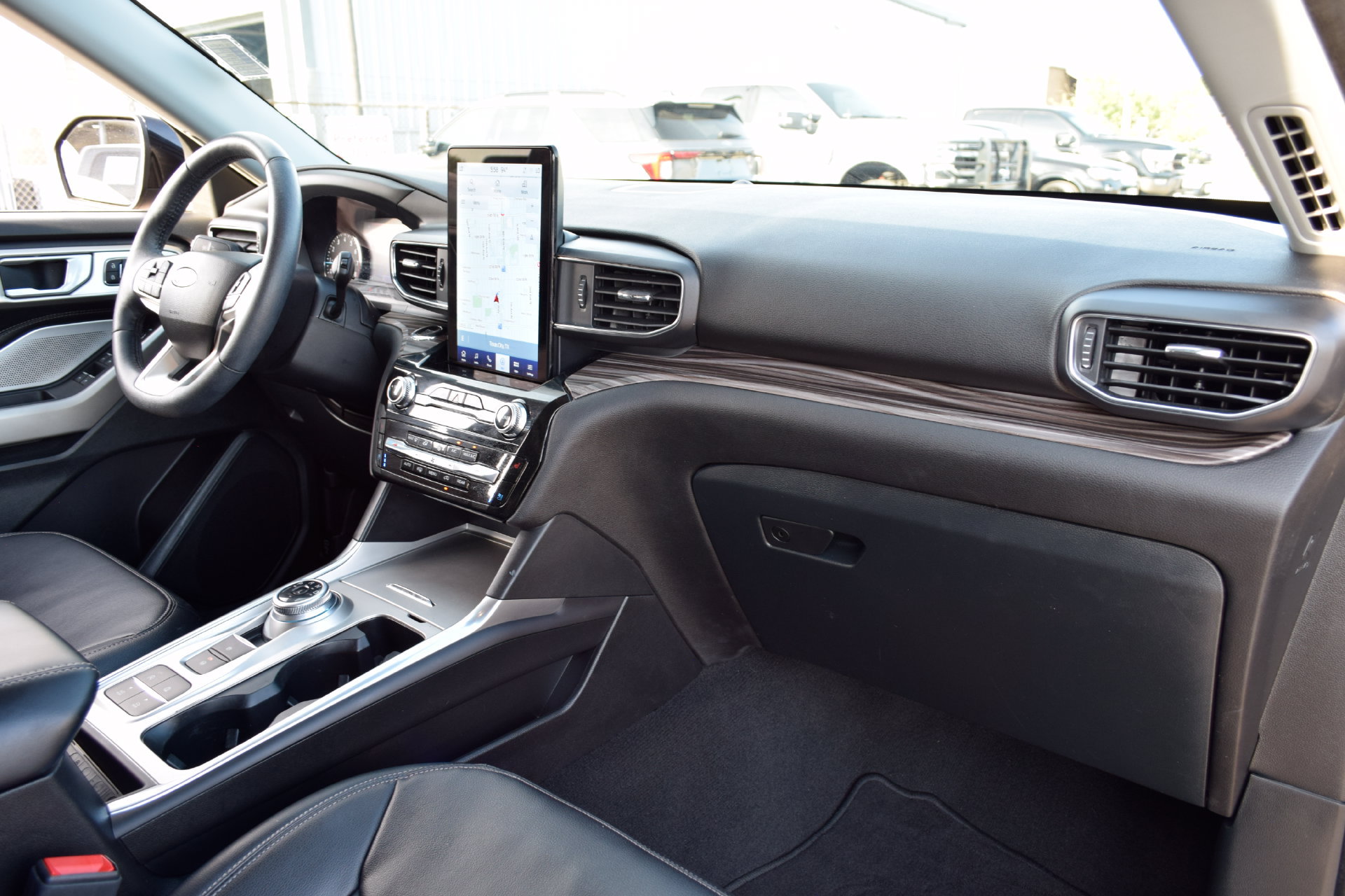 Certified 2023 Ford Explorer Limited w/ Limited Technology Package RWD image 23