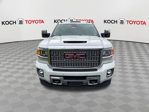 Used 2018 GMC Sierra 2500 Denali w/ Duramax Plus Package AWD/4WD image 2