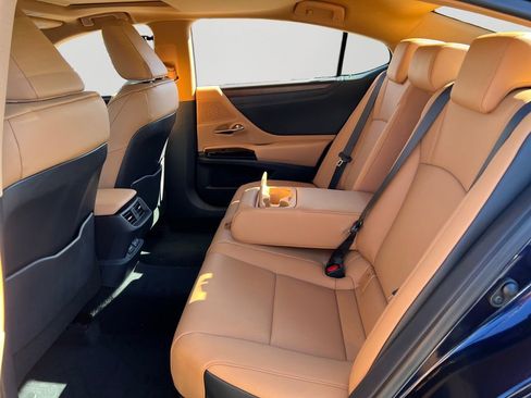 New 2025 Lexus ES 350 w/ Premium Package image 8