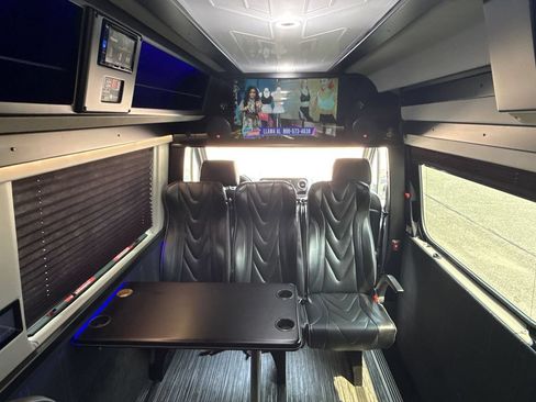 Used 2022 Mercedes-Benz Sprinter 3500 image 31