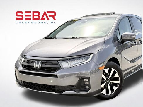 Used 2025 Honda Odyssey EX-L image 2