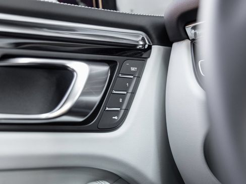 Certified 2026 Porsche Macan S AWD/4WD image 18
