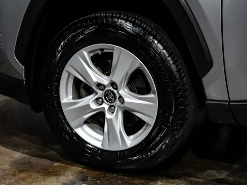 Used 2020 Toyota RAV4 XLE w/ Convenience Package FWD image 58