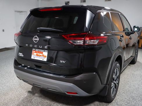 Used 2023 Nissan Rogue SV image 7