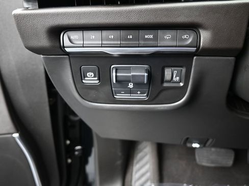 Used 2025 Cadillac Escalade ESV Sport w/ Touring Package image 38