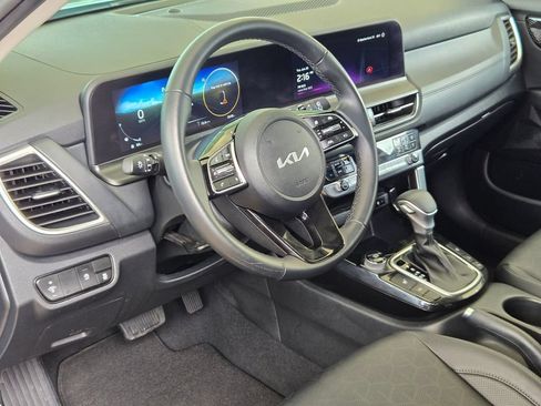 Used 2026 Kia Seltos EX FWD image 10