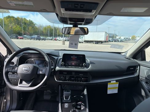 New 2026 Nissan Rogue SV w/ SV Premium Package image 28