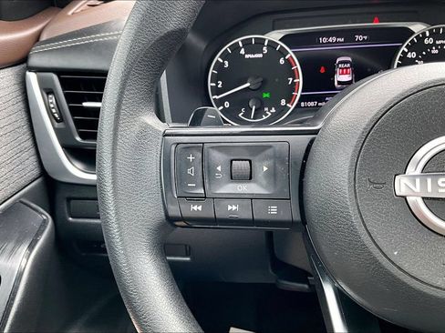Used 2023 Nissan Rogue S AWD/4WD image 18