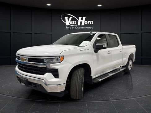 Used 2025 Chevrolet Silverado 1500 LT w/ Work Truck Package AWD/4WD image 3