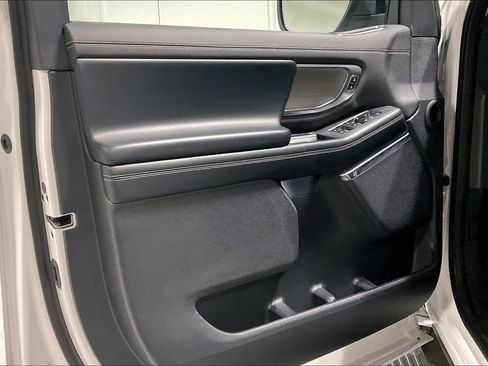 Used 2025 Ford Expedition Platinum AWD/4WD image 22