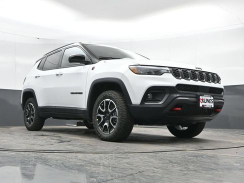 New 2026 Jeep Compass Trailhawk AWD/4WD image 49