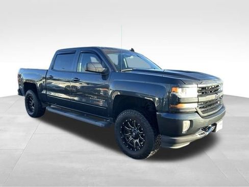 Used 2018 Chevrolet Silverado 1500 LT w/ All Star Edition image 9