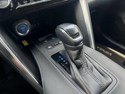 Used 2021 Toyota Venza LE w/ Carpet Mat Package (TMS) AWD/4WD image 30
