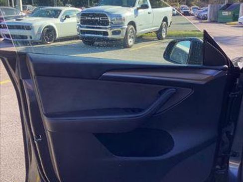 Used 2024 Tesla Model Y Long Range image 11