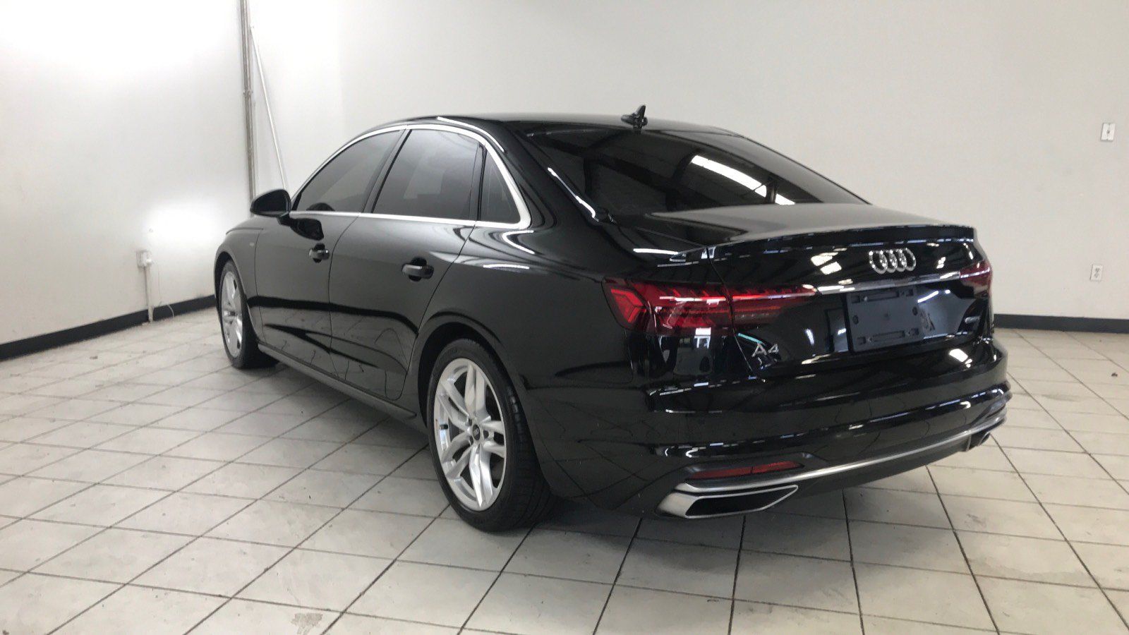 Used 2023 Audi A4 2.0T Premium Plus w/ Premium Plus Package AWD/4WD image 6