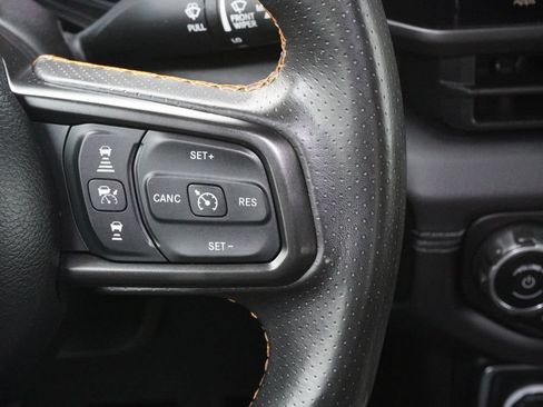 Used 2024 Jeep Gladiator Mojave AWD/4WD image 19