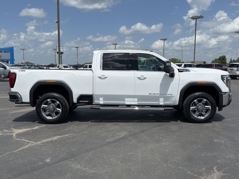 New 2026 GMC Sierra 3500 SLE w/ SLE Value Package AWD/4WD image 4