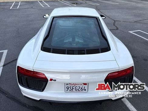 Used 2018 Audi R8 V10 w/ Carbon Exterior Package image 51