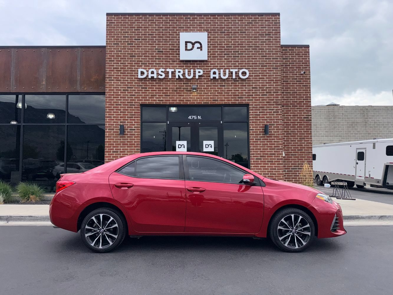 Used 2017 Toyota Corolla SE w/ Carpet Mat Package (TMS) FWD image 8
