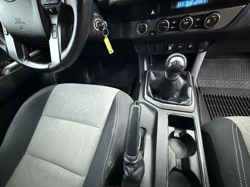 Used 2021 Toyota Tacoma TRD Off-Road image 26