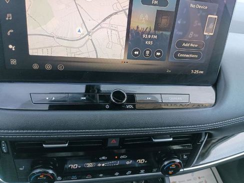 Certified 2025 Nissan Rogue SL w/ SL Premium Package image 22