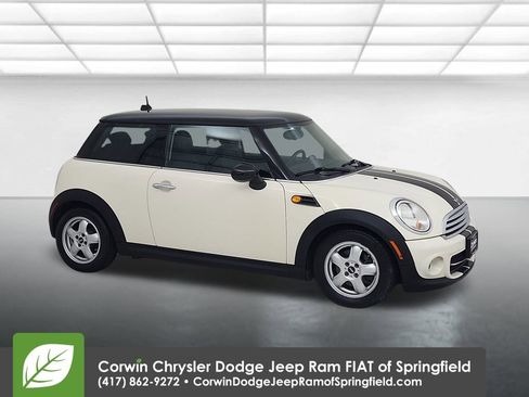 Used 2011 MINI Cooper Hardtop image 1
