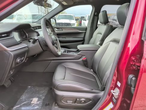 New 2026 Jeep Grand Cherokee L Limited image 21