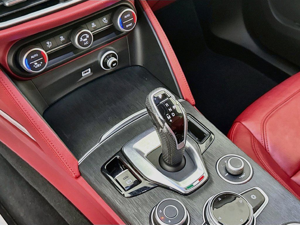 Used 2020 Alfa Romeo Stelvio AWD w/ Nero Edizione image 20