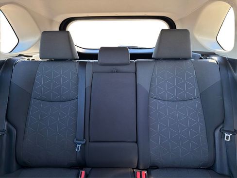 Used 2021 Toyota RAV4 XLE image 15