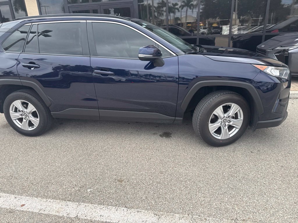 Used 2021 Toyota RAV4 XLE w/ Convenience Package FWD image 17