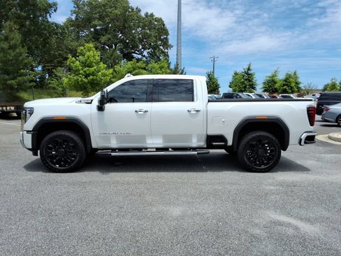 Used 2025 GMC Sierra 2500 Denali w/ Denali Reserve Package AWD/4WD image 8