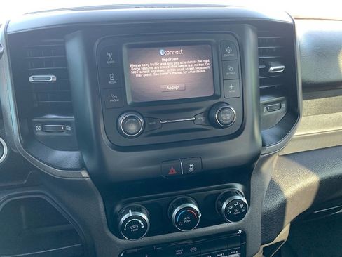 Used 2022 RAM 2500 Tradesman w/ Chrome Appearance Group image 25